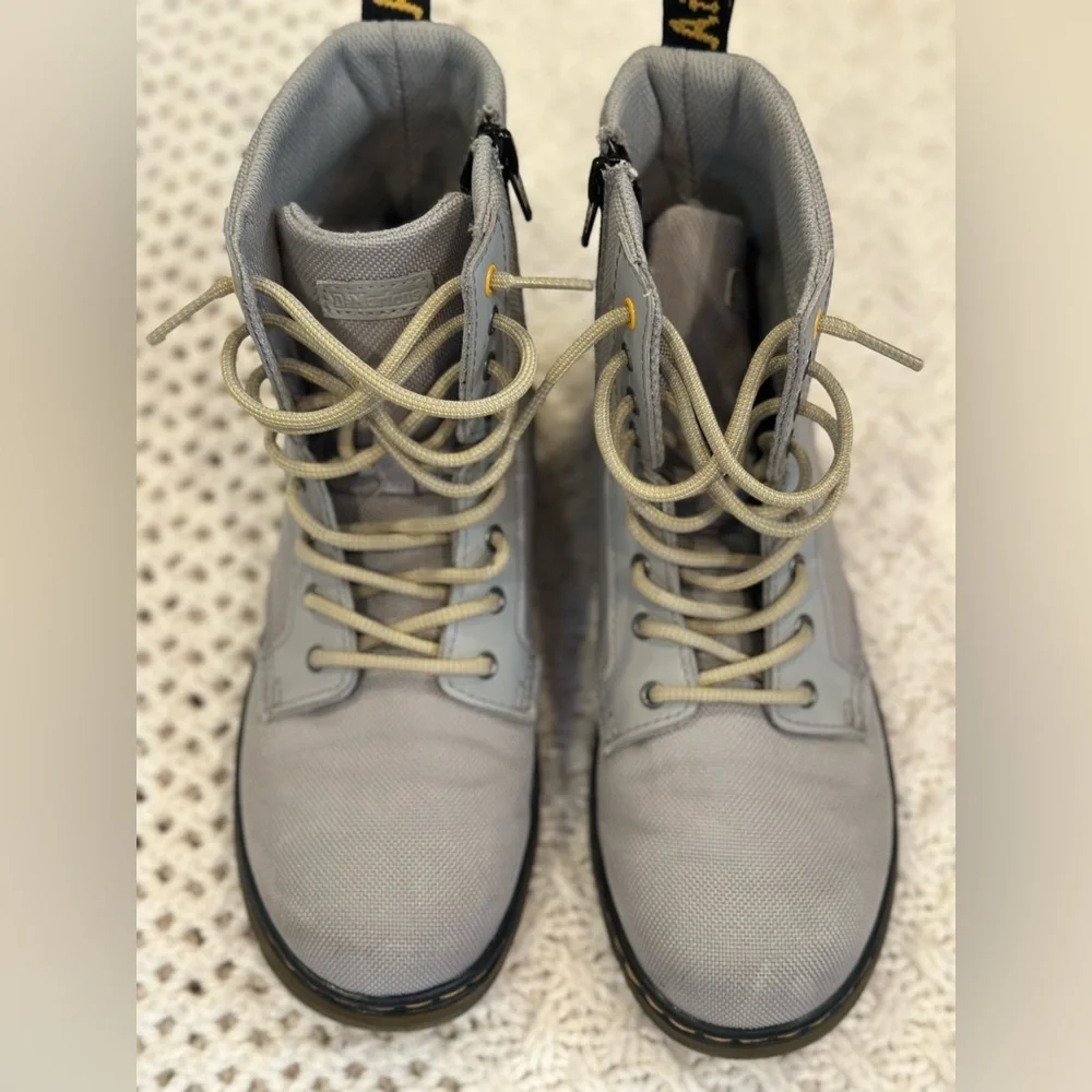 DR MARTENS KIDS UNISEX MENS 4 Ladies 5 Gray High-Top Boots